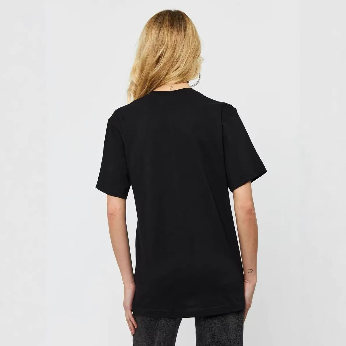 Eprolo women's lips pattern round neck short sleeve loose T-shirt, casual tops with bold lips design, lightweight and comfortable.