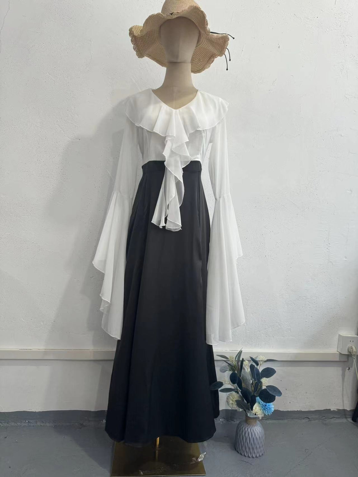 Eprolo tie-dye autumn dress with fitted silhouette, ruffle sleeves, patchwork design, long length, A-line style.