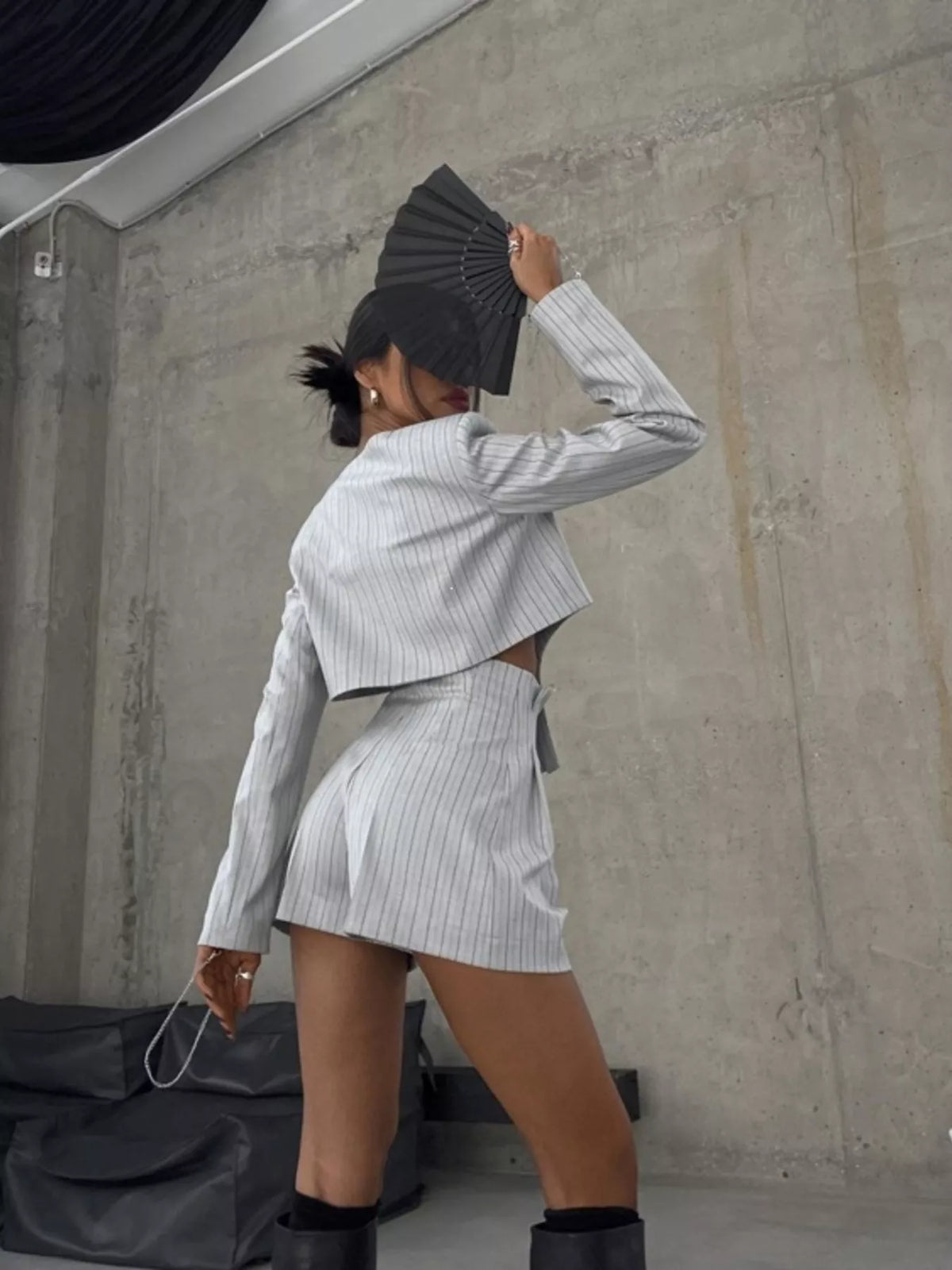 Trendsi pinstripe cropped blazer and pleated shorts set, stylish matching outfit with tailored blazer and high-waisted shorts.