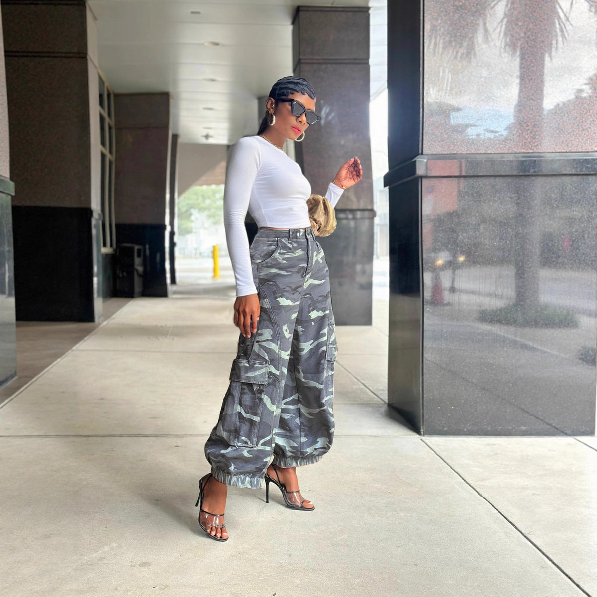 Women’s camouflage wide-leg cargo denim jeans by Plush Fashion Hub, showing the relaxed fit and stylish camouflage pattern.