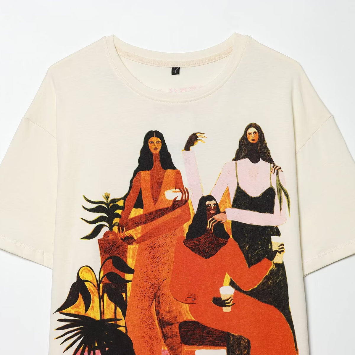 Casual printed eprolo T-shirt with loose fit, versatile design, and colorful pattern, displayed on a neutral background.