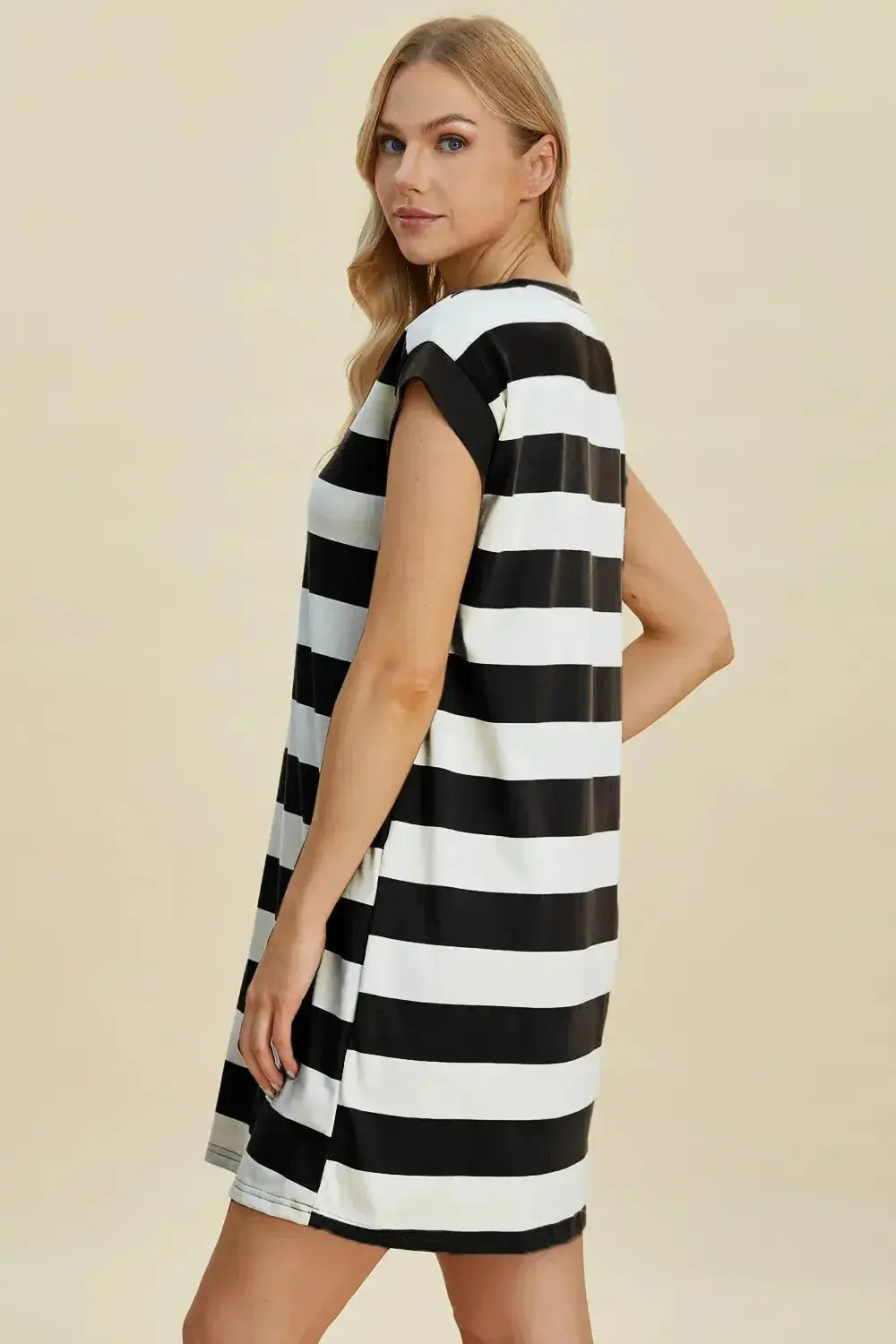 Women’s casual striped mini dress with round neck and cap sleeves from Plush Fashion Hub, perfect for everyday wear.