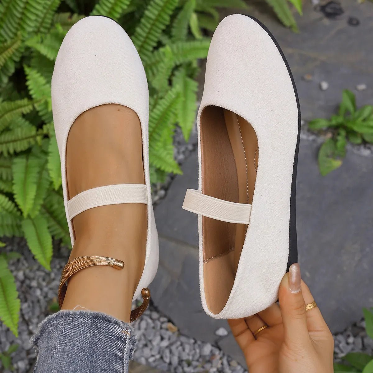 Women’s classic round toe slip-on flats by Plush Fashion Hub, casual and comfortable everyday shoes with a sleek design.