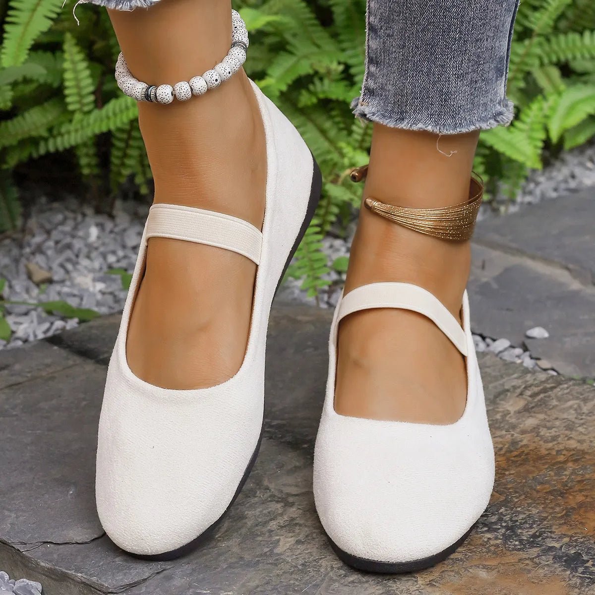 Women’s classic round toe slip-on flats by Plush Fashion Hub, stylish and comfortable casual shoes for everyday wear.